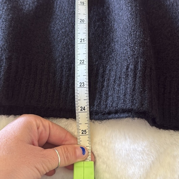 👻NWT! "CUPCAKES AND CASHMERE" Halloween ghost Sweater with Matching Socks 👻 - Picture 12 of 13